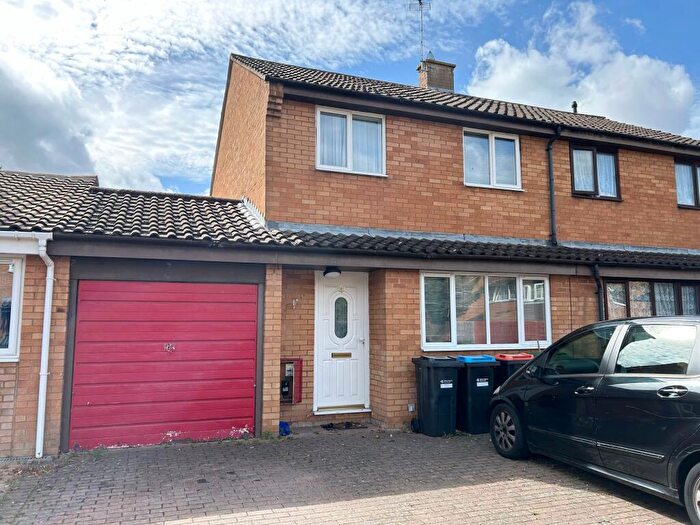 3 Bedroom Semi-Detached House To Rent In Statham Place, Oldbrook, MK6