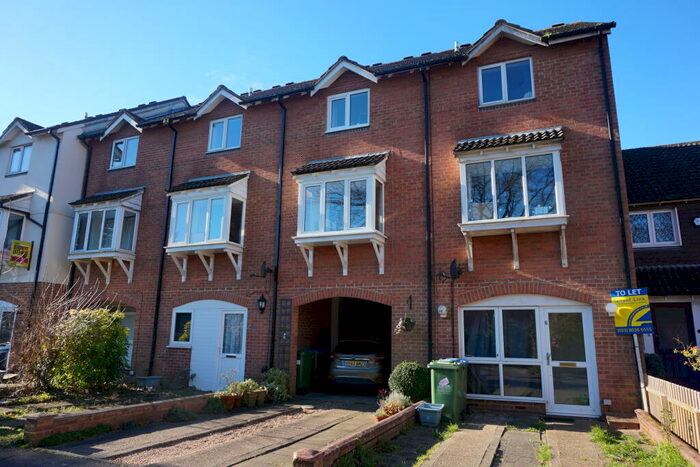 4 Bedroom House To Rent In Berkeley Close, SO15