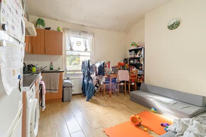 1 Bedroom Flat To Rent In High Street, High Barnet, EN5