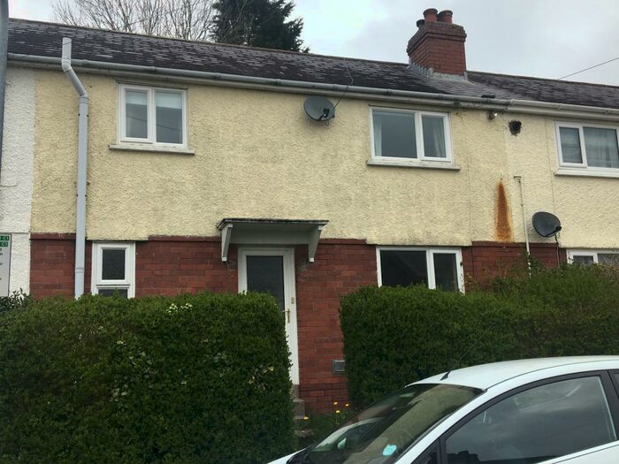 3 Bedroom House To Rent In Brynhaul St, Carmarthen, SA31