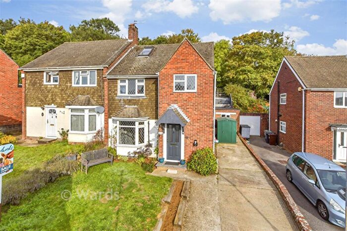 4 Bedroom Semi-Detached House For Sale In Blackthorn Drive, Larkfield, Aylesford, Kent, ME20