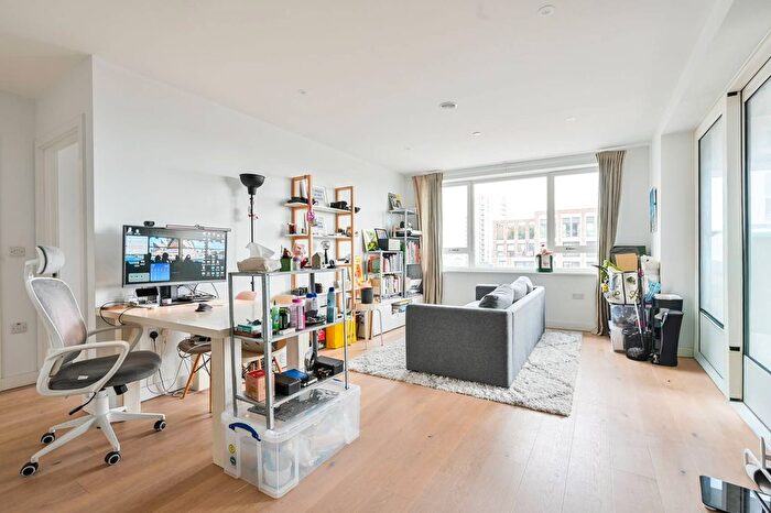 1 Bedroom Flat For Sale In Walworth Road, Elephant And Castle, London, SE17