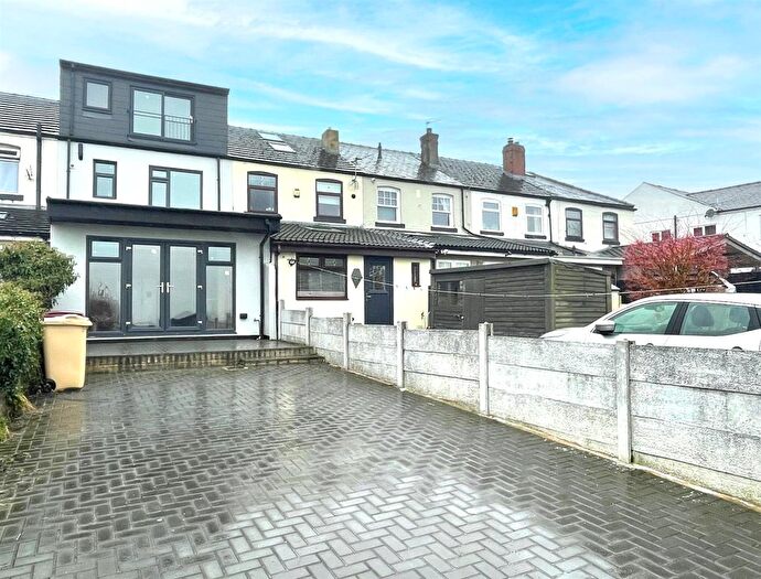3 Bedroom Terraced House For Sale In Chorley Road, Westhoughton, Bolton, BL5