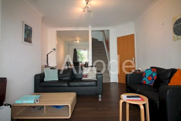 4 Bedroom Property To Rent In Eden Gardens, Leeds, West Yorkshire, LS4