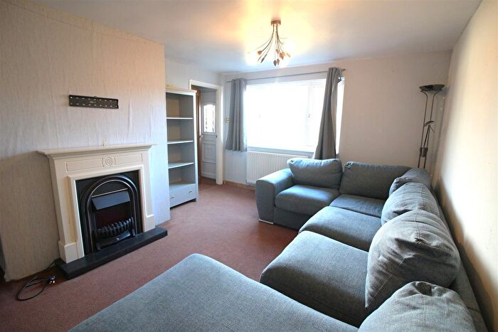 3 Bedroom Terraced House For Sale In Beatrice Gardens, Saltash, PL12