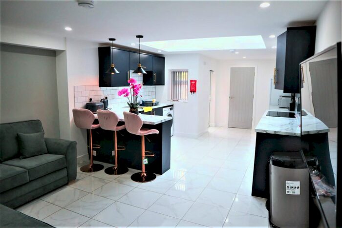 5 Bedroom Terraced House To Rent In Hugh Road, Coventry, CV3