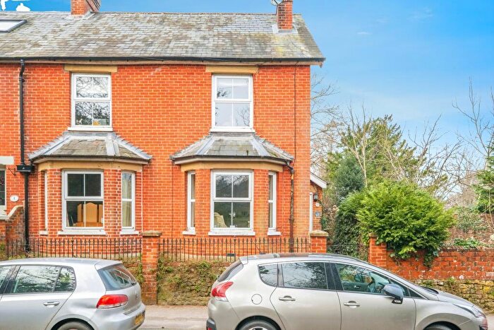 1 Bedroom Flat For Sale In Pippbrook, Chichester Road, Midhurst, West Sussex, GU29