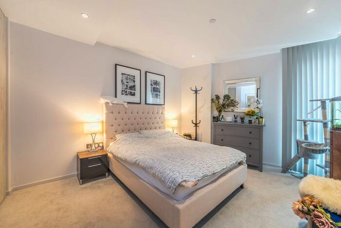 1 Bedroom Flat To Rent In Camley Street, King's Cross, London, N1C