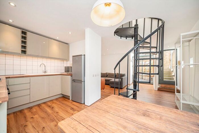 2 Bedroom Flat To Rent In Yeate Street, Islington, N1