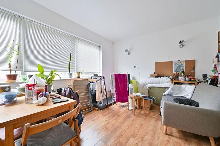 3 Bedroom Property For Sale In Cromer Stree, King's Cross, London, WC1H