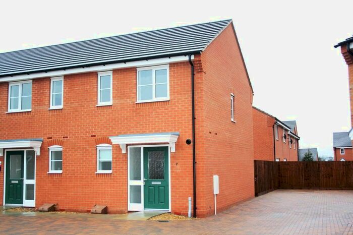 2 Bedroom End Of Terrace House To Rent In Market Rasen Drive, Bourne, Lincolnshire, PE10