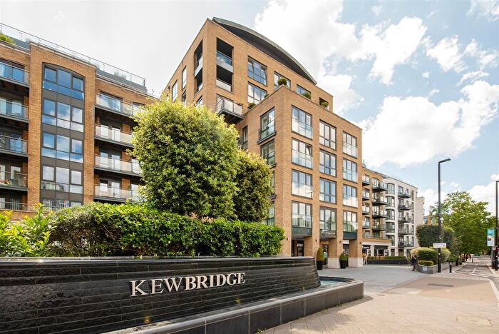 1 Bedroom Flat To Rent In Kew Bridge Road, Brentford, TW8