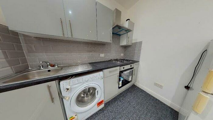 2 Bedroom Flat To Rent In St Johns Terrace, University, Leeds, LS3