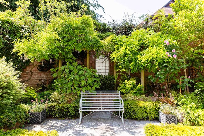 2 Bedroom Retirement Property For Sale In Templeton Road, Kintbury, RG17