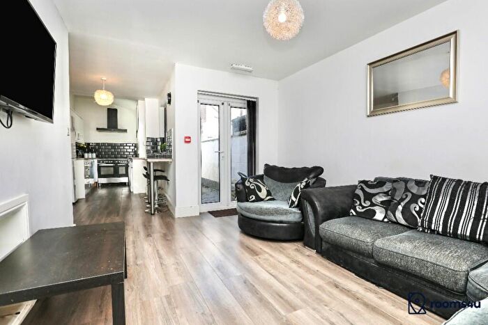 6 Bedroom Terraced House To Rent In Dial Street, Liverpool, Merseyside, L7