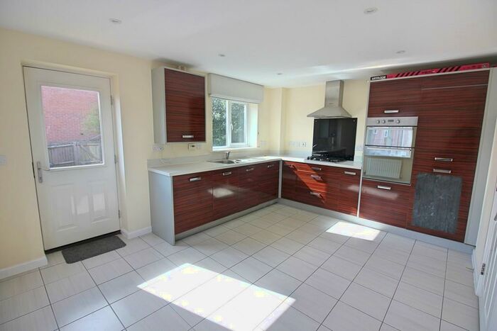 3 Bedroom Town House To Rent In Humberstone Lane, Thurmaston, LE4