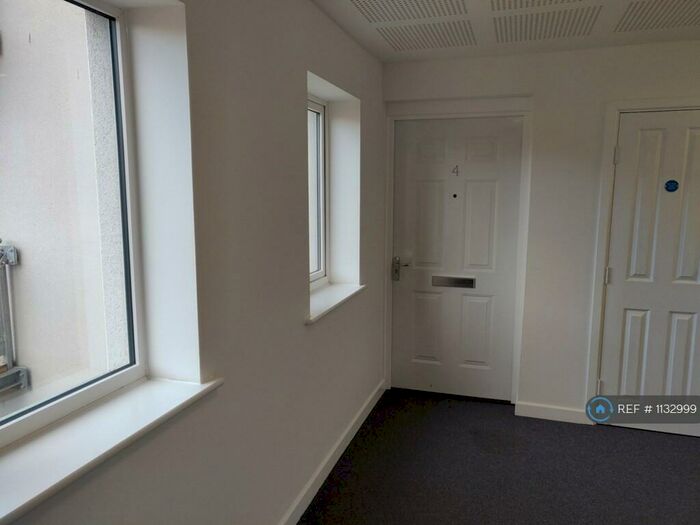 2 Bedroom Flat To Rent In Stones Avenue, Dartford, DA1