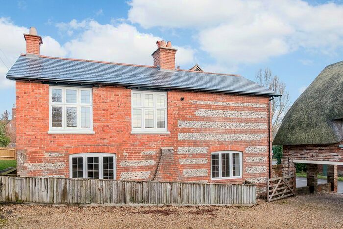 2 Bedroom Property To Rent In Hurstbourne Priors, Whitchurch, RG28