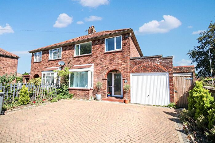 3 Bedroom Semi Detached House For Sale In Woodcock Road, Norwich, NR3
