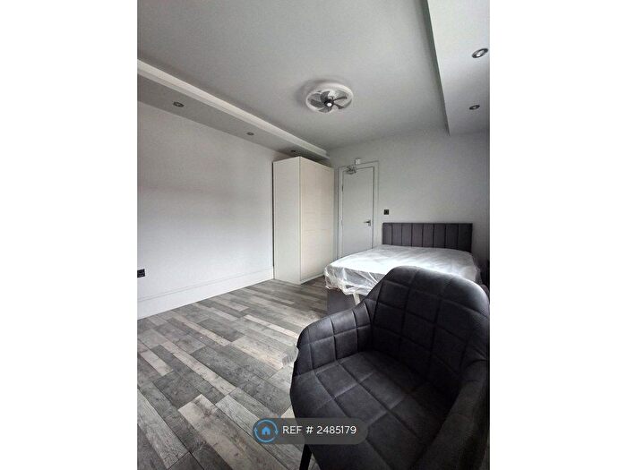 5 Bedroom Terraced House To Rent In Seventh Avenue, Hayes, UB3