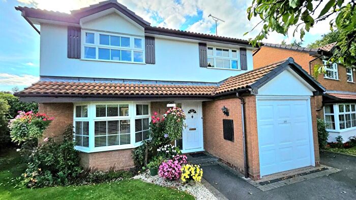 4 Bedroom Detached House For Sale In Stoneton Crescent, Balsall Common, Coventry, CV7