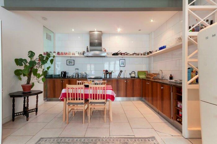 3 Bedroom House To Rent In Victoria Mews, Queens Park, NW6