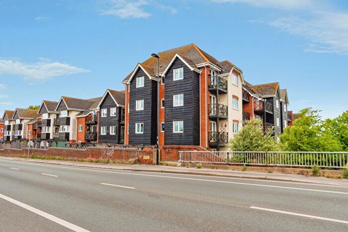 2 Bedroom Apartment For Sale In Priory Avenue, Southampton, SO17