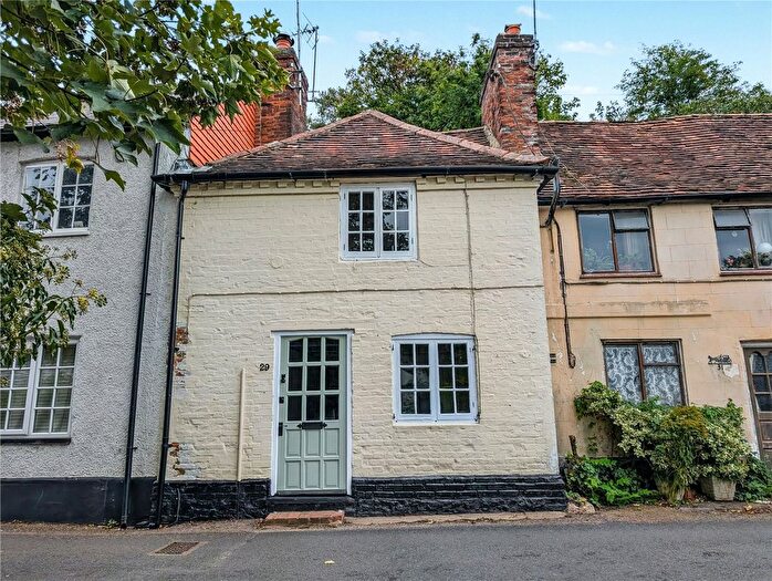 1 Bedroom Terraced House For Sale In Red Lion Lane, Farnham, Surrey, GU9
