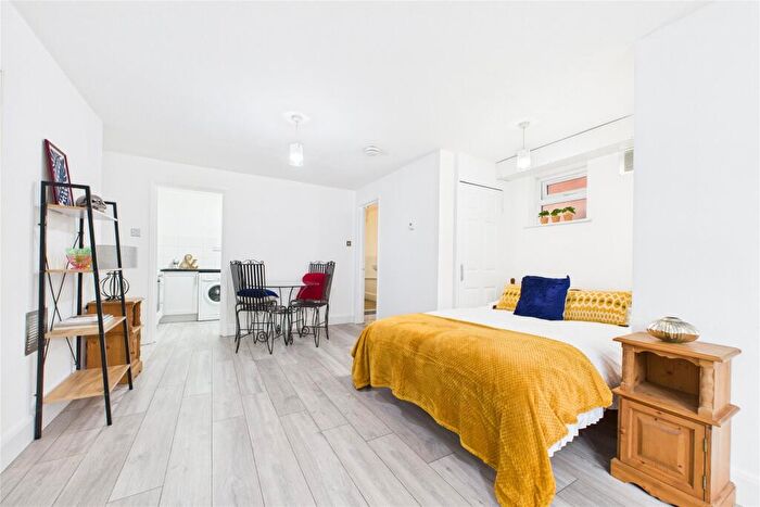 Studio To Rent In Norfolk Road, Maidenhead, Berkshire, SL6