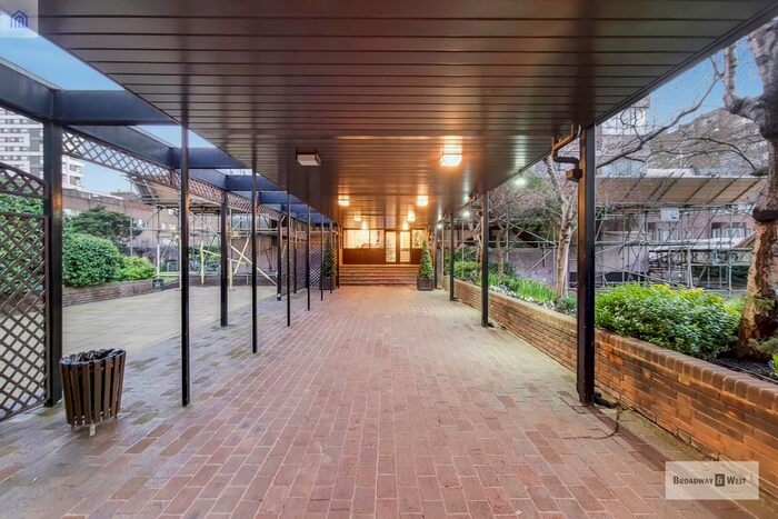 1 Bedroom Flat To Rent In Cambridge Square, London W2