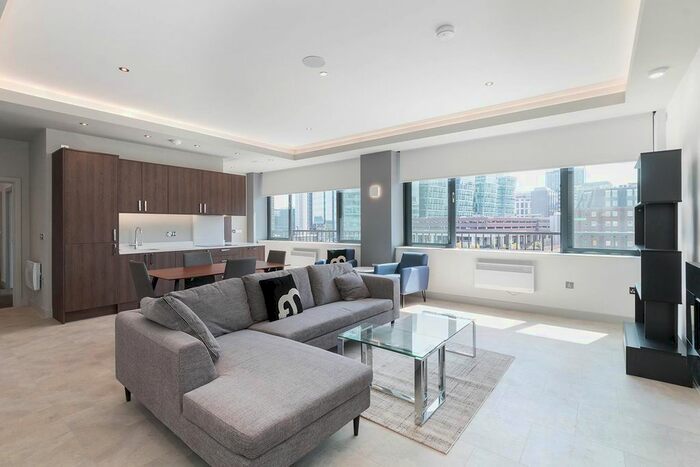 2 Bedroom Flat To Rent In St James' Court, Lionel Street, B3