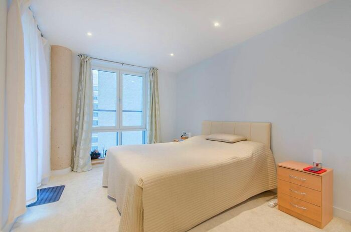 1 Bedroom Flat To Rent In Blackfriars Road, Waterloo, London, SE1