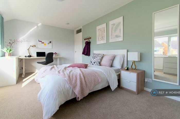 4 Bedroom Semi-Detached House To Rent In Leam Green, Coventry, CV4