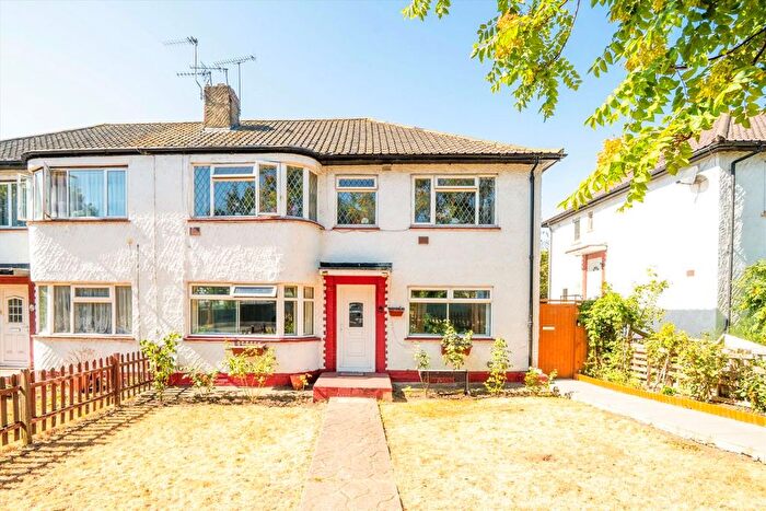 2 Bedroom Maisonette For Sale In Northumberland Gardens, Isleworth, TW7