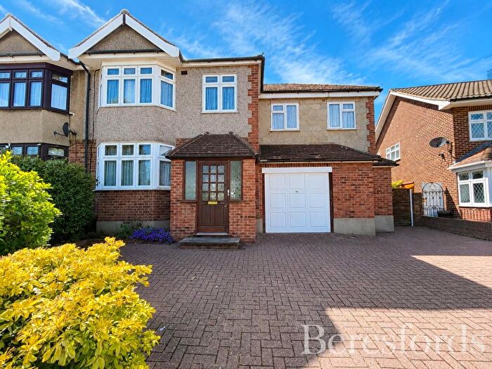 5 Bedroom Semi-Detached House For Sale In Hacton Lane, Hornchurch, RM12