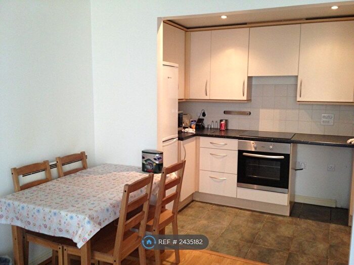 1 Bedroom Flat To Rent In Berberis House, Feltham, TW13