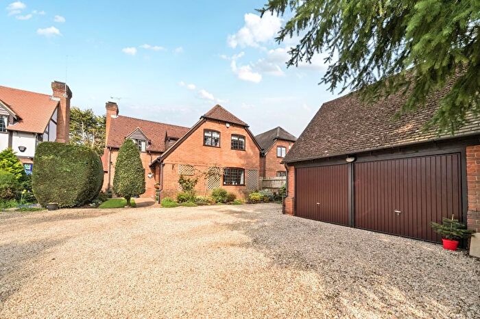 4 Bedroom Detached House For Sale In Caversham Heights / Mapledurham, Berkshire, RG4