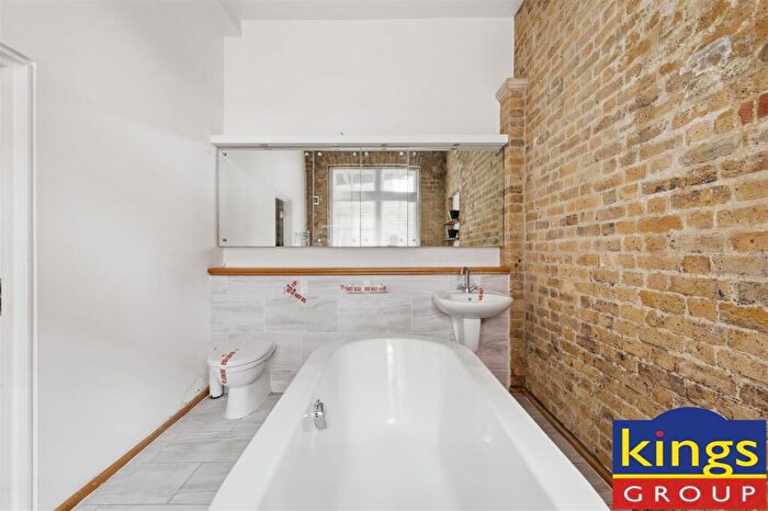 4 Bedroom Penthouse For Sale In Lansdowne Drive, London, E8 - Photo 10
