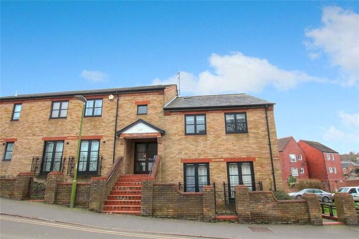 2 Bedroom Flat To Rent In Ravens Lane, Berkhamsted, HP4