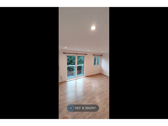 2 Bedroom Flat To Rent In Kestrel House, Biggin Hill, Westerham, TN16