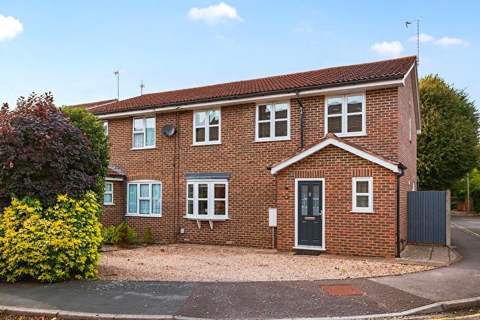 4 Bedroom Semi-Detached House For Sale In Richmond Road, Staines-Upon-Thames, TW18