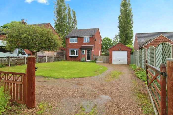 3 Bedroom Detached House For Sale In Saxilby Road, Sturton By Stow, LN1