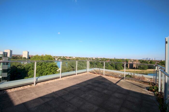 3 Bedroom Flat To Rent In Woodberry Down, Finsbury Park, London, N4