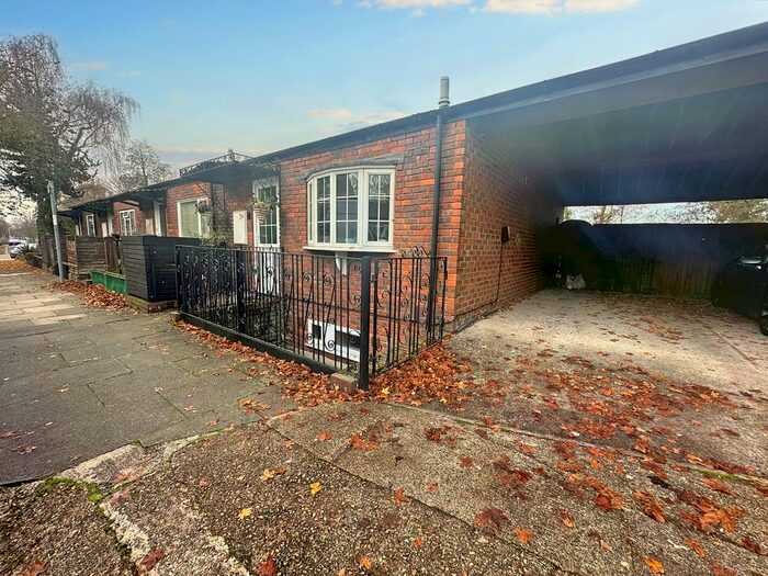 2 Bedroom End Of Terrace House To Rent In Braybourne Close, Uxbridge, UB8