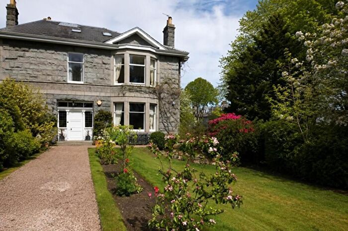 6 Bedroom Semi-Detached House To Rent In Rubislaw Den North, Aberdeen, AB15