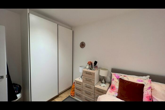 1 Bedroom Flat For Sale In Laporte Way, Luton, LU4