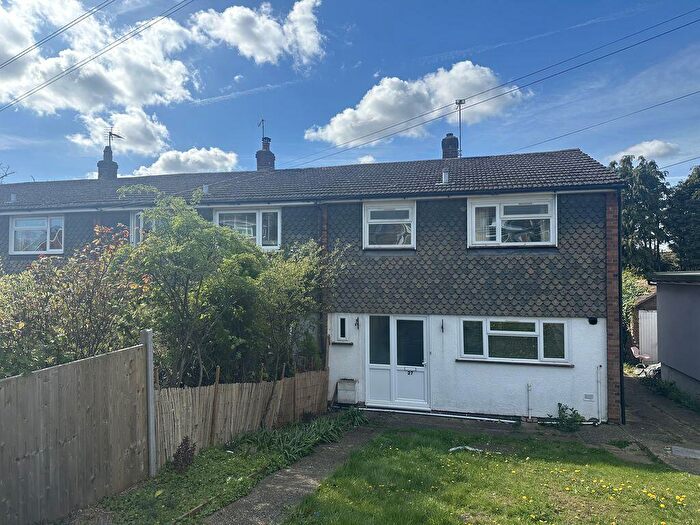 3 Bedroom House To Rent In Trewenna Drive, Potters Bar, EN6