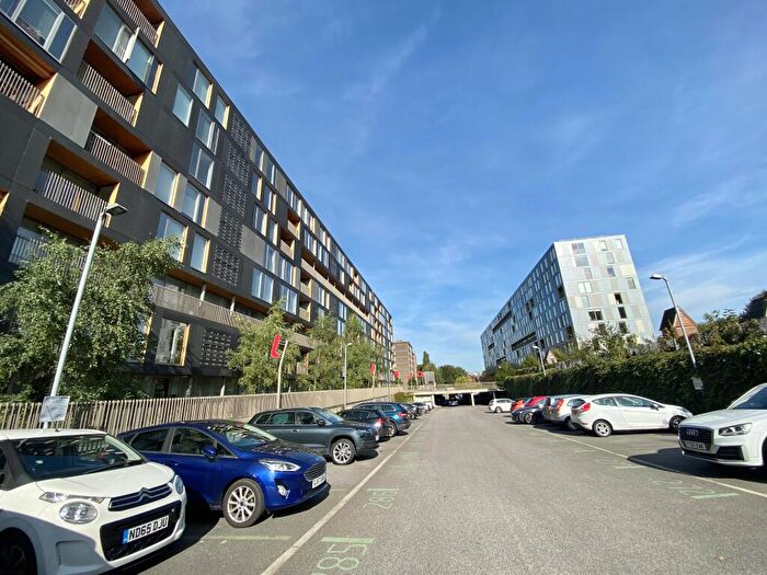 1 Bedroom Apartment To Rent In Saxton, The Avenue, Leeds, LS9