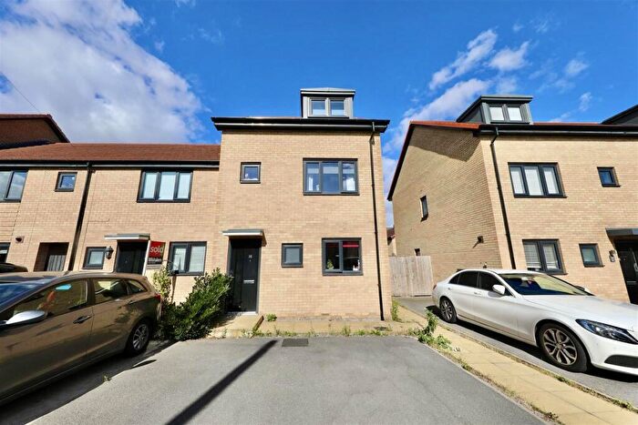 3 Bedroom Semi-Detached House For Sale In Beilby Street, Hull, HU3