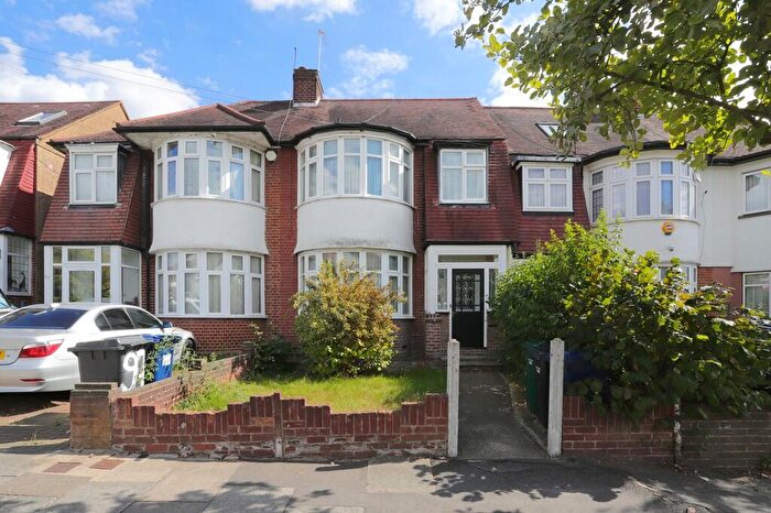 3 Bedroom Terraced House For Sale In Arlington Road, Southgate, N14